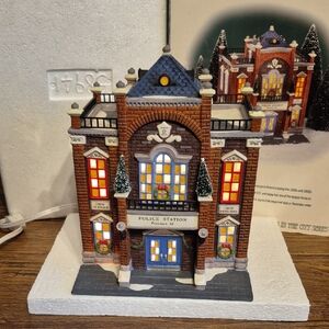 Department 56 Precinct 25 Police Station Christmas In The City